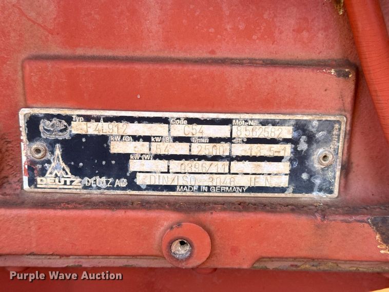 image for item FC4339 1999 Ditch Witch 7610DD trencher