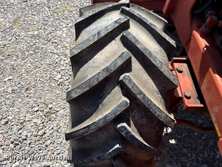 image for item FC4339 1999 Ditch Witch 7610DD trencher