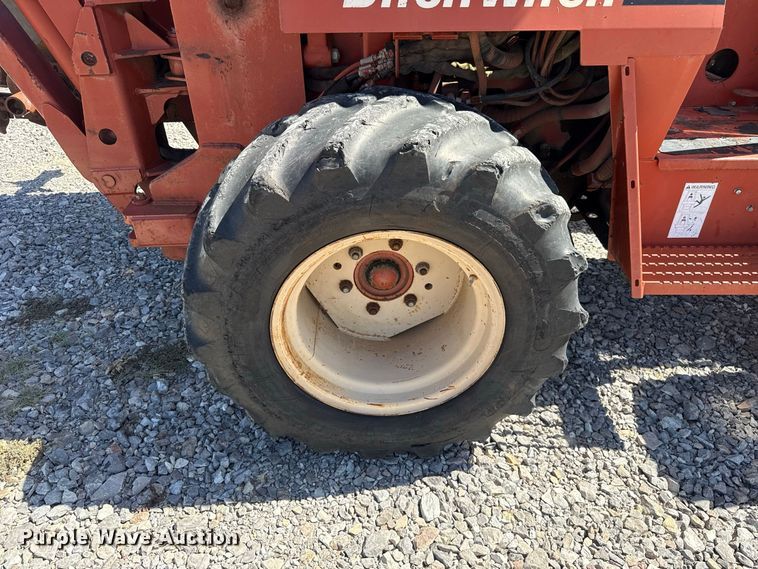 image for item FC4339 1999 Ditch Witch 7610DD trencher