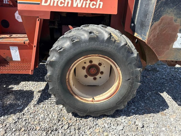 image for item FC4339 1999 Ditch Witch 7610DD trencher