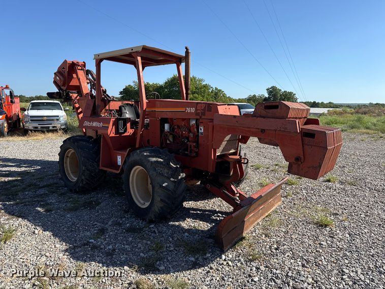 image for item FC4340 1999 Ditch Witch 7610DD trencher
