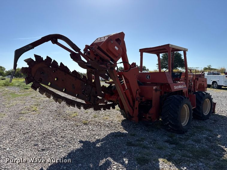 image for item FC4340 1999 Ditch Witch 7610DD trencher