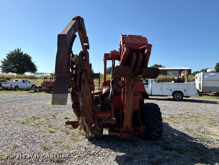 image for item FC4340 1999 Ditch Witch 7610DD trencher