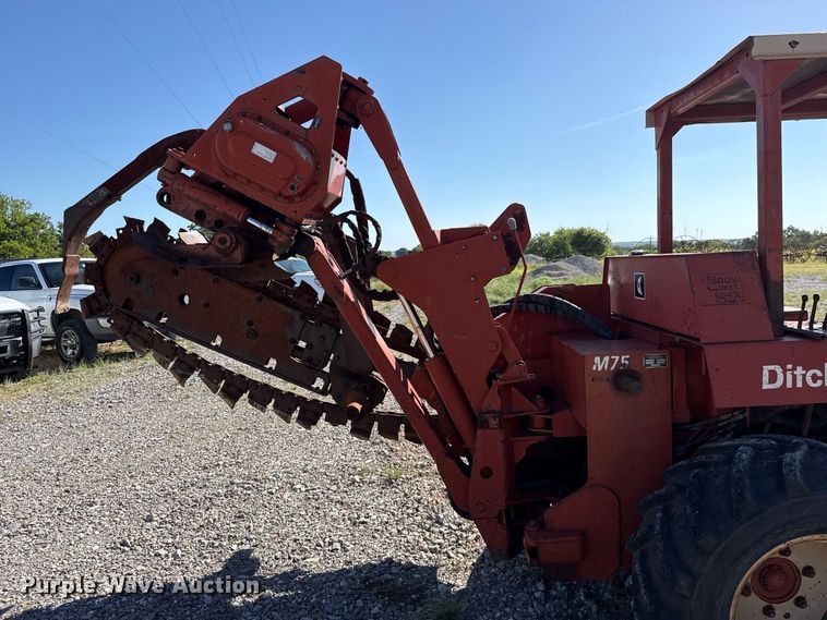 image for item FC4340 1999 Ditch Witch 7610DD trencher