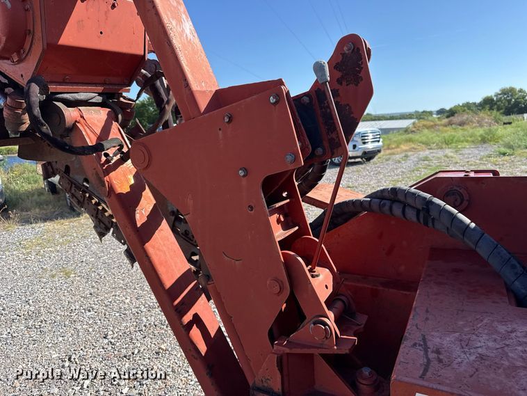 image for item FC4340 1999 Ditch Witch 7610DD trencher