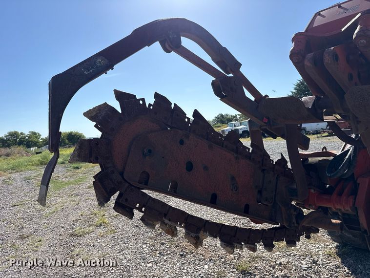 image for item FC4340 1999 Ditch Witch 7610DD trencher