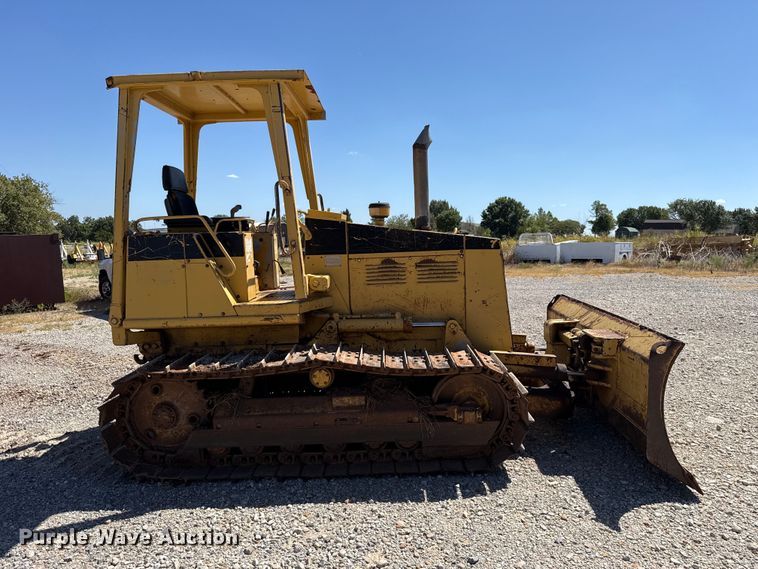 image for item FC4353 1994 Caterpillar D4C dozer