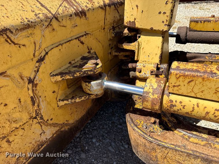 image for item FC4353 1994 Caterpillar D4C dozer