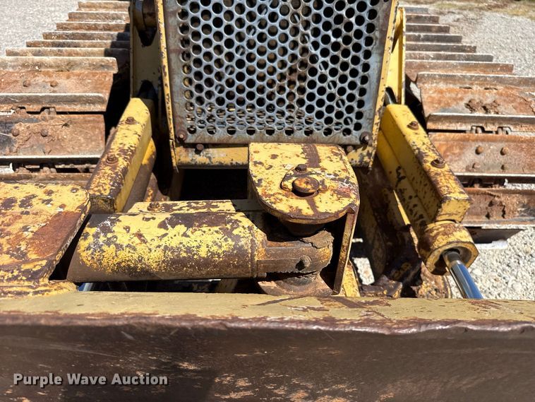 image for item FC4353 1994 Caterpillar D4C dozer