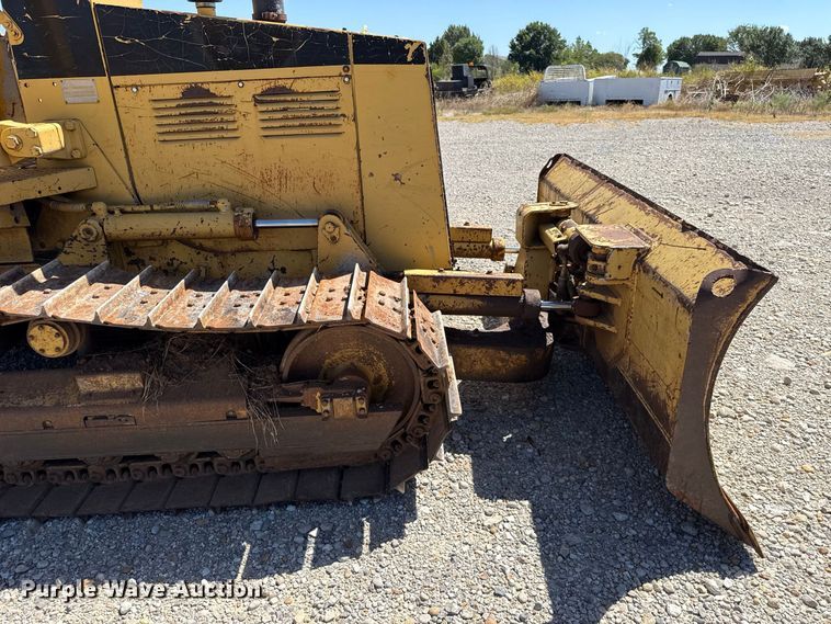 image for item FC4353 1994 Caterpillar D4C dozer