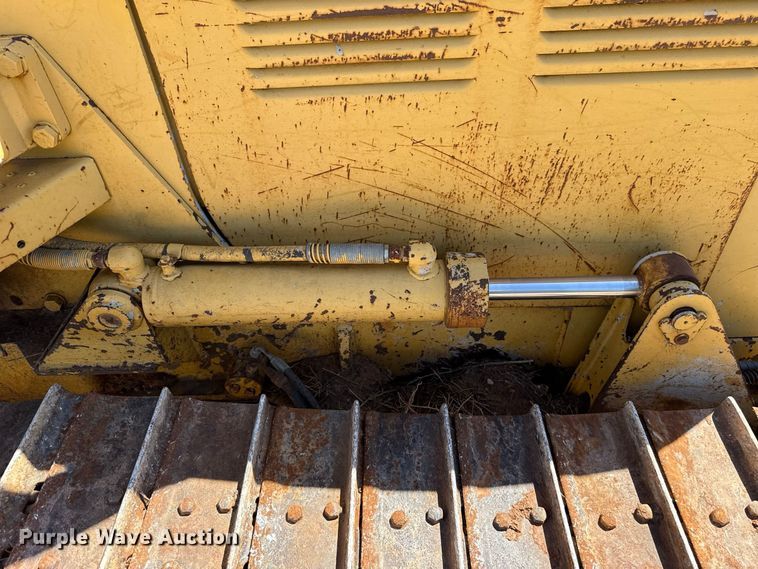image for item FC4353 1994 Caterpillar D4C dozer
