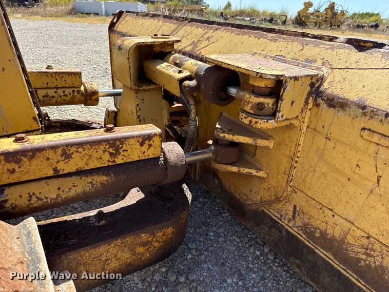 image for item FC4353 1994 Caterpillar D4C dozer