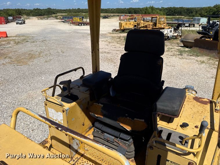 image for item FC4353 1994 Caterpillar D4C dozer