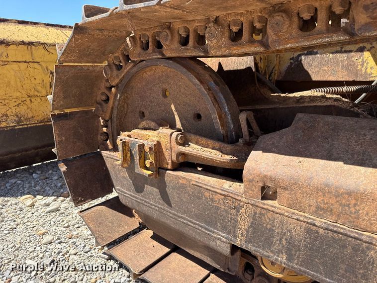 image for item FC4353 1994 Caterpillar D4C dozer