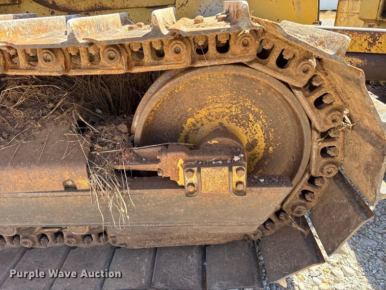 image for item FC4353 1994 Caterpillar D4C dozer