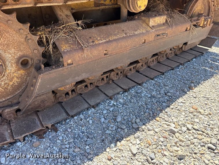 image for item FC4353 1994 Caterpillar D4C dozer