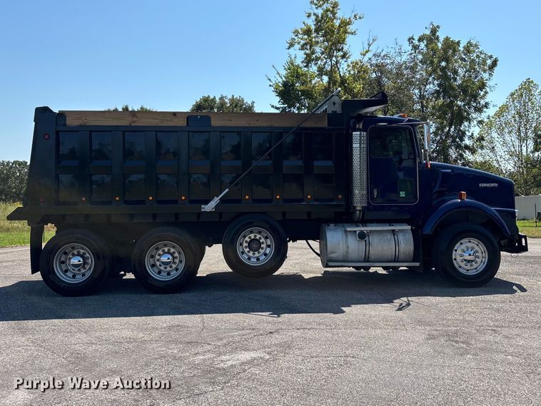 image for item FG0622 2006 Kenworth T800 dump truck