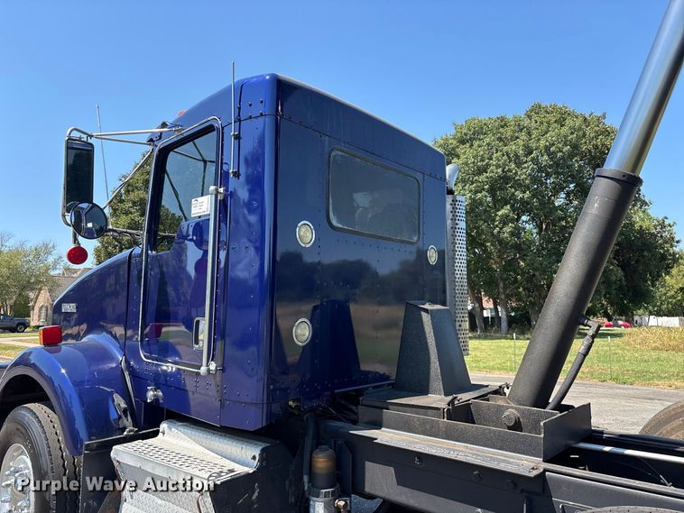image for item FG0622 2006 Kenworth T800 dump truck