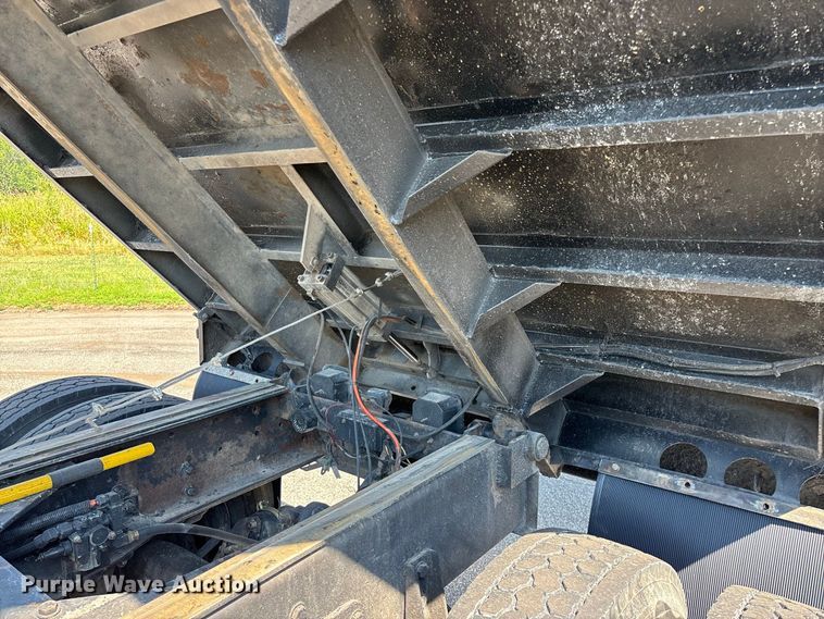image for item FG0622 2006 Kenworth T800 dump truck