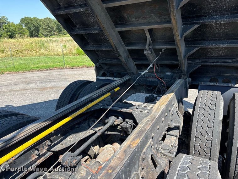 image for item FG0622 2006 Kenworth T800 dump truck