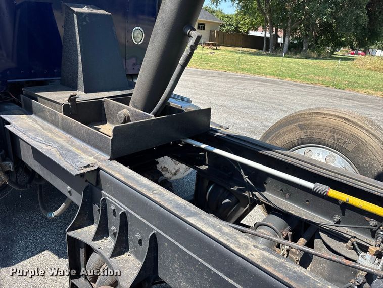 image for item FG0622 2006 Kenworth T800 dump truck