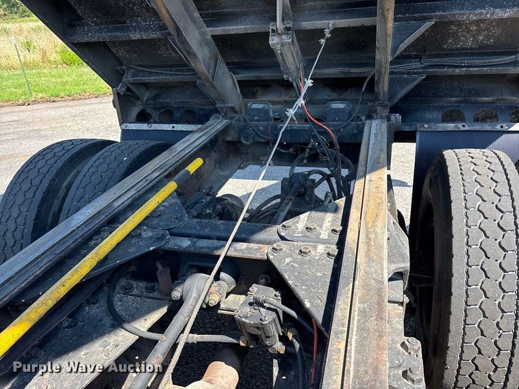 image for item FG0622 2006 Kenworth T800 dump truck