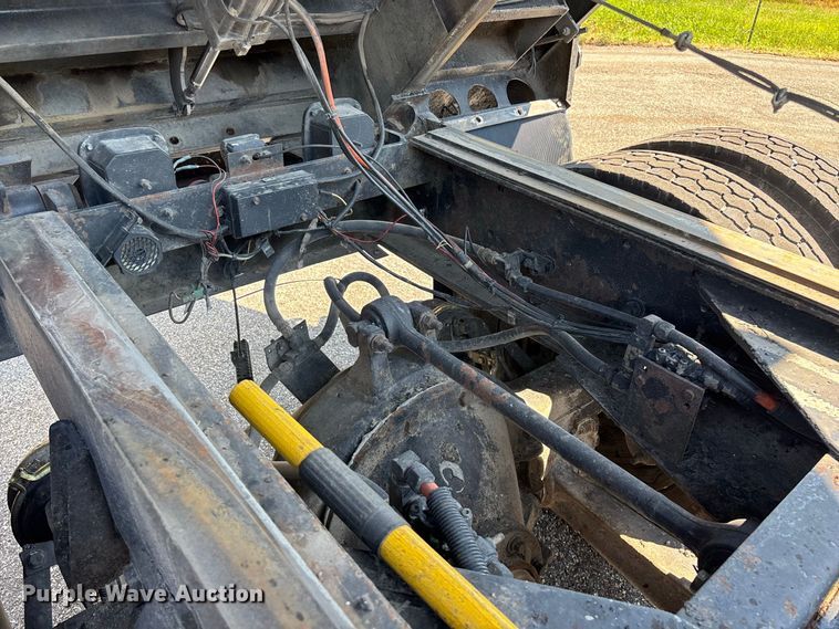 image for item FG0622 2006 Kenworth T800 dump truck