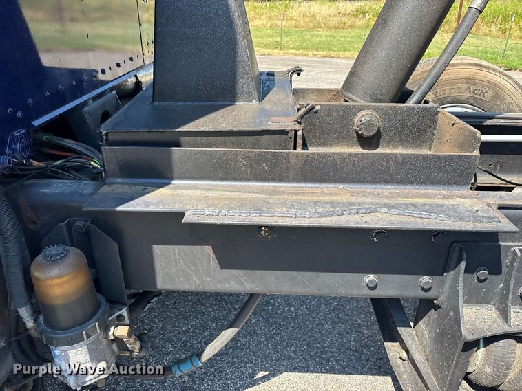 image for item FG0622 2006 Kenworth T800 dump truck