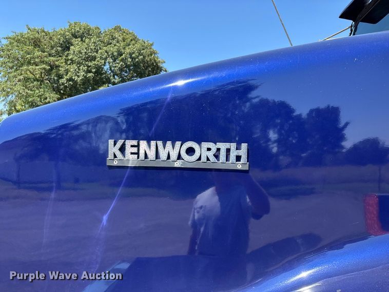 image for item FG0622 2006 Kenworth T800 dump truck