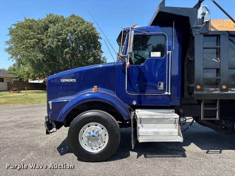 image for item FG0622 2006 Kenworth T800 dump truck