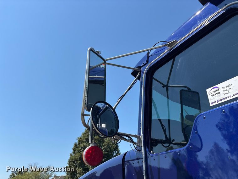 image for item FG0622 2006 Kenworth T800 dump truck