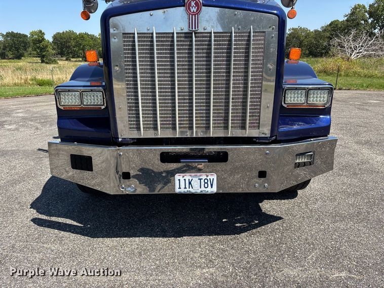 image for item FG0622 2006 Kenworth T800 dump truck