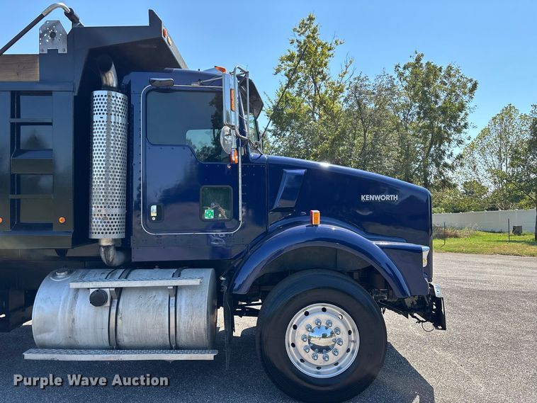 image for item FG0622 2006 Kenworth T800 dump truck