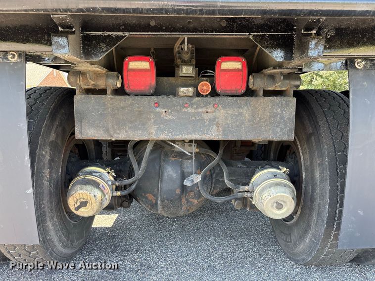 image for item FG0622 2006 Kenworth T800 dump truck