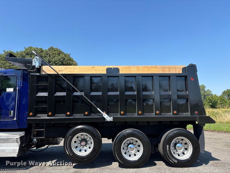 image for item FG0622 2006 Kenworth T800 dump truck