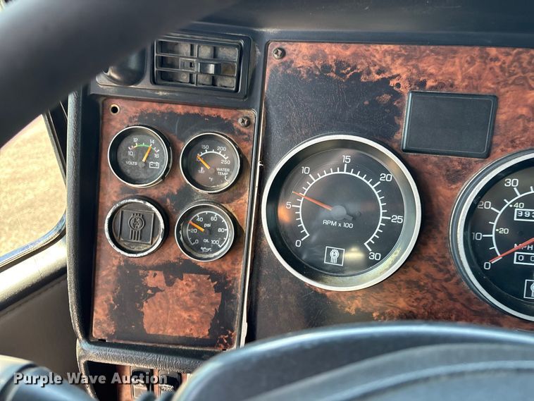 image for item FG0622 2006 Kenworth T800 dump truck