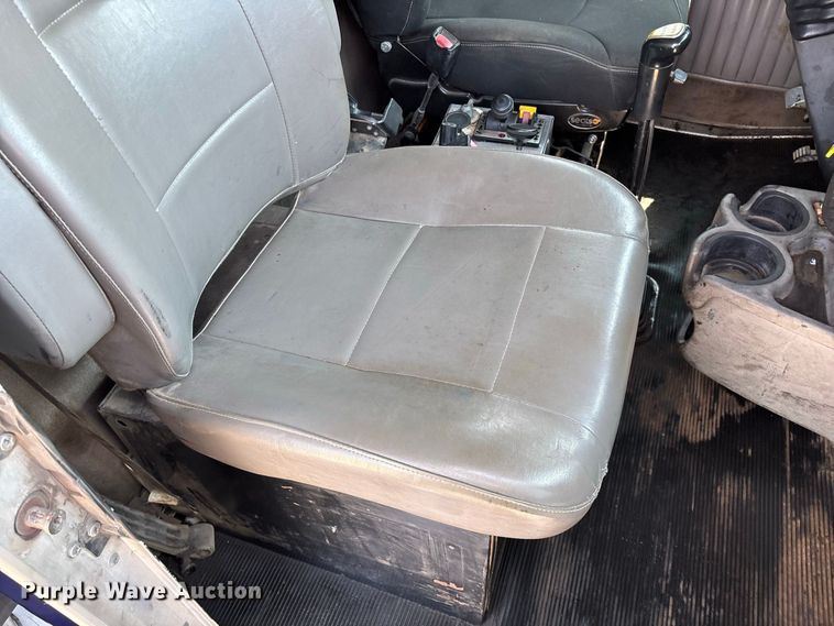 image for item FG0622 2006 Kenworth T800 dump truck