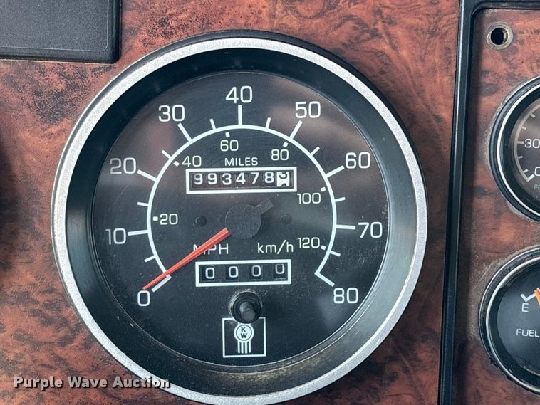 image for item FG0622 2006 Kenworth T800 dump truck