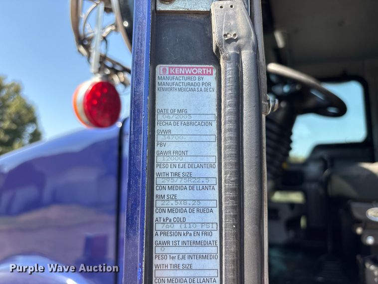 image for item FG0622 2006 Kenworth T800 dump truck