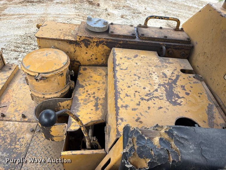 image for item FG0675 1981 Fiat-Allis 16-B dozer
