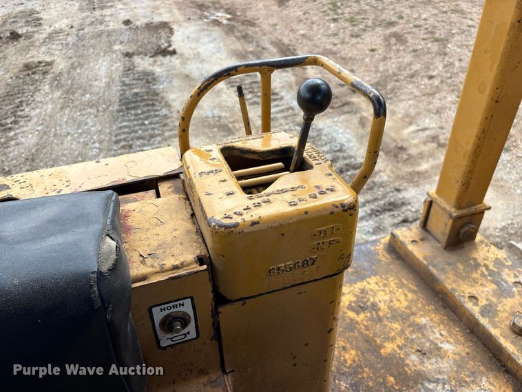 image for item FG0675 1981 Fiat-Allis 16-B dozer