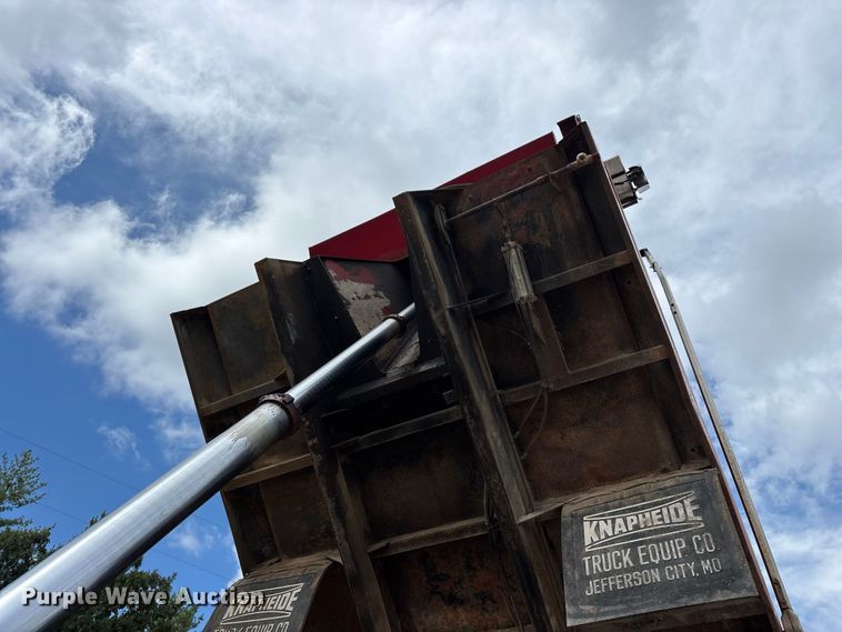 image for item FG0676 1990 Chevrolet Kodiak dump truck