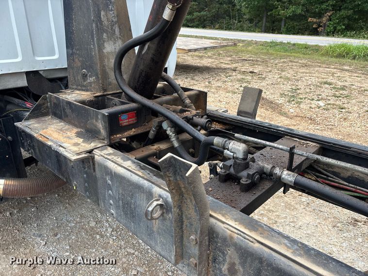 image for item FG0676 1990 Chevrolet Kodiak dump truck