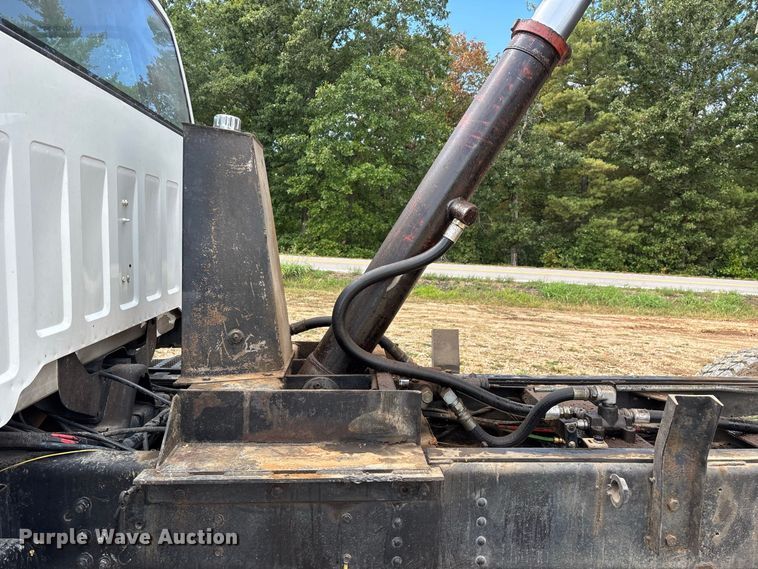 image for item FG0676 1990 Chevrolet Kodiak dump truck