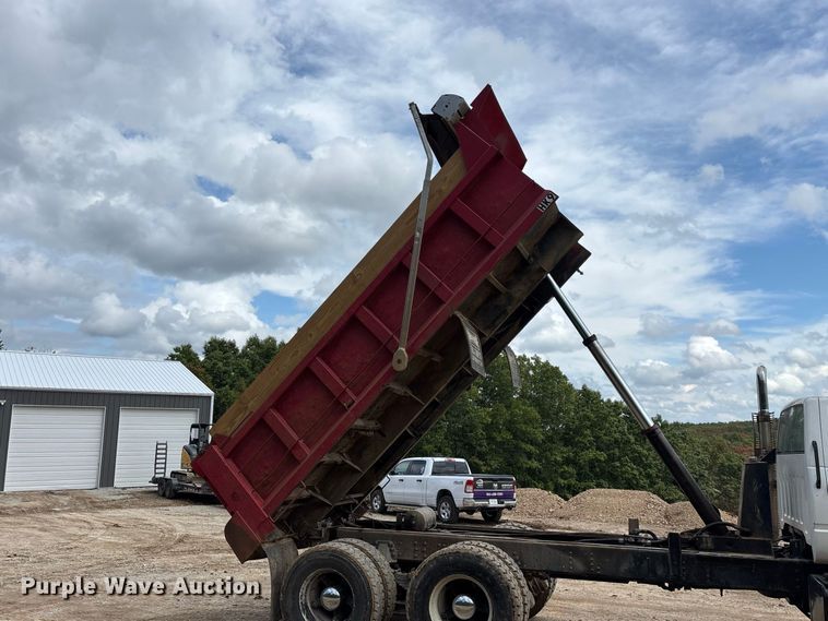 image for item FG0676 1990 Chevrolet Kodiak dump truck