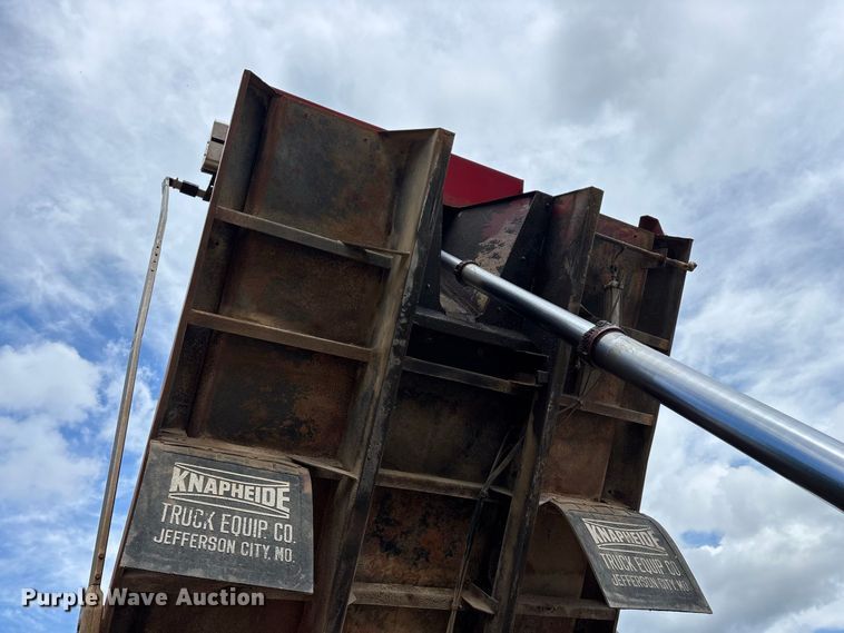 image for item FG0676 1990 Chevrolet Kodiak dump truck