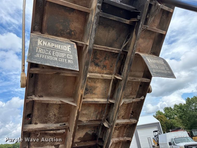 image for item FG0676 1990 Chevrolet Kodiak dump truck