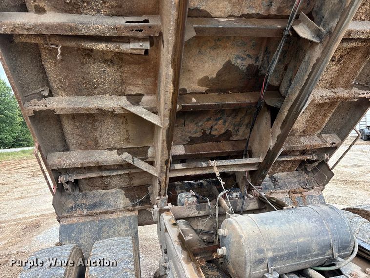 image for item FG0676 1990 Chevrolet Kodiak dump truck