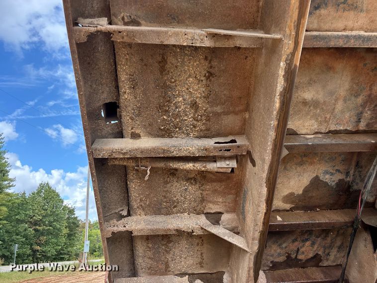 image for item FG0676 1990 Chevrolet Kodiak dump truck