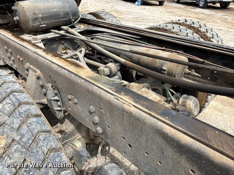 image for item FG0676 1990 Chevrolet Kodiak dump truck